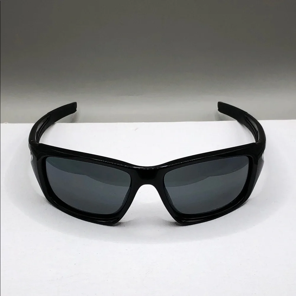 Oakley Valve 12-837 Sunglasses Sleek Black Polarized Wrap